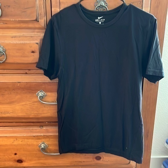 NWOT Nike Dri-Fit Green Swoosh Tee Top Size Medium - Picture 1 of 3